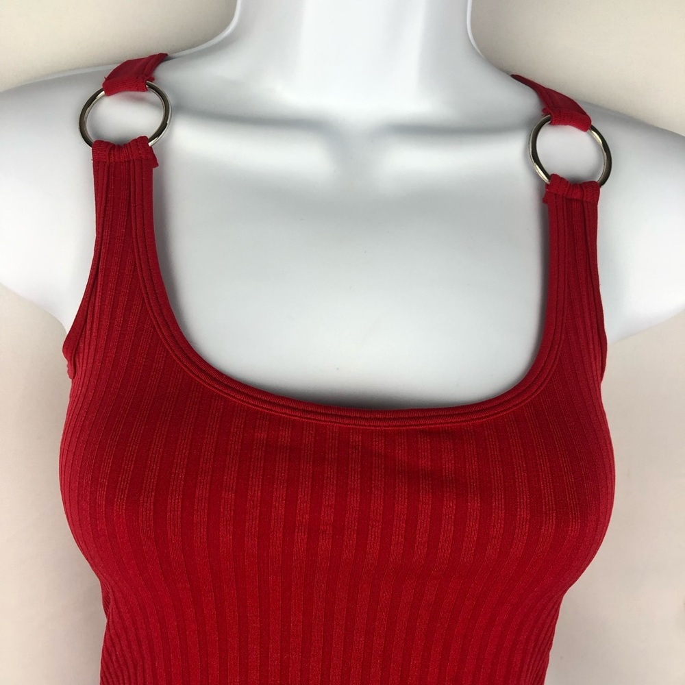 Basic Tank Top - Picture 3 of 6